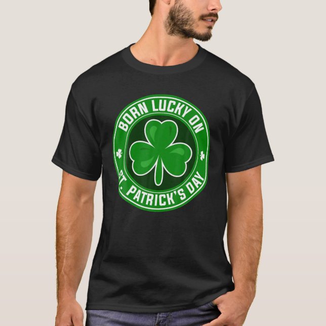 Född den 17 mars St patrick's day T Shirt (Framsida)