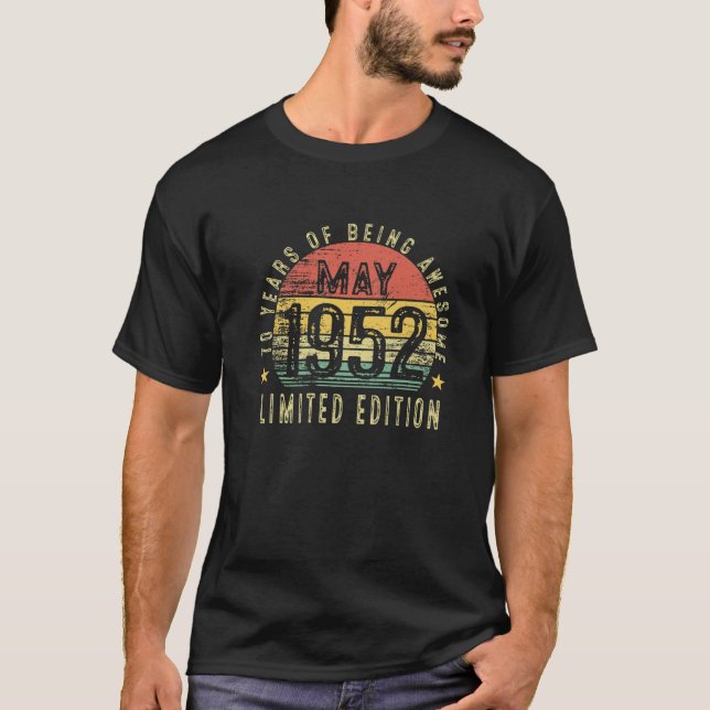 Född den 70 maj 1952 70 år av Awes T Shirt (Framsida)