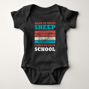 Född för att höra får som tvingats gå till skolmål t shirt