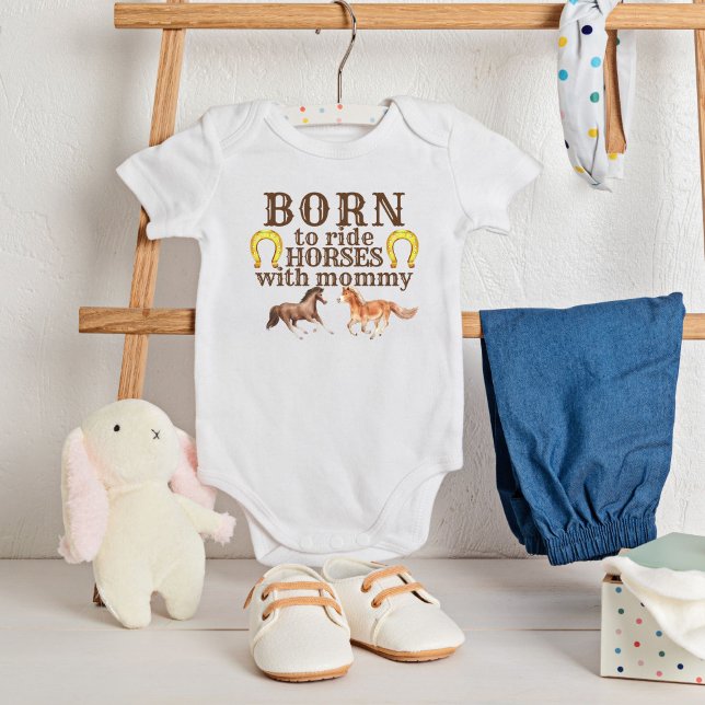 Född för att köra hästar med mamma t shirt (Skapare uppladdad)