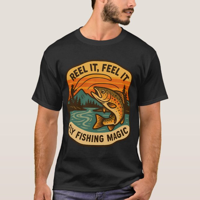 Född För Att Vara En Fiskelgend T Shirt (Framsida)