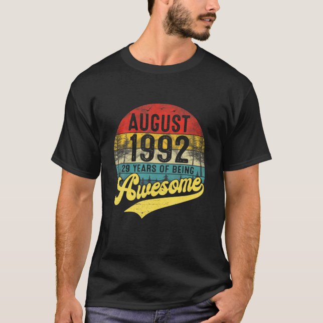 Född i augusti 1992, Begränsad utgåva 29 födelseda T Shirt (Framsida)