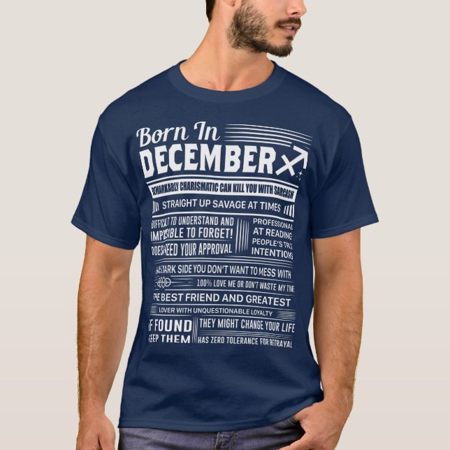Född i december Sagittarius Funny Birthday Gift T Shirt (Framsida)