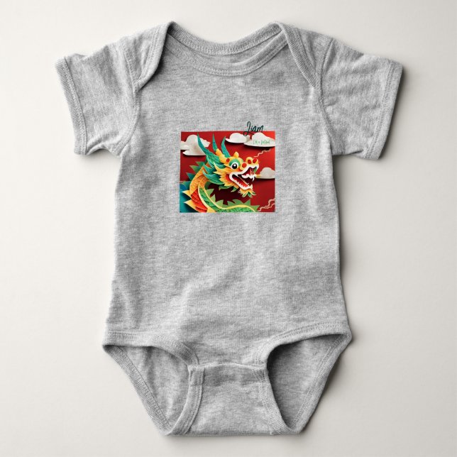 Född i Dragon Year 2024 personlig Baby BS T Shirt (Framsida)