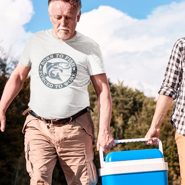 Född i fisk som tvingats till arbete t shirt (Skapare uppladdad)