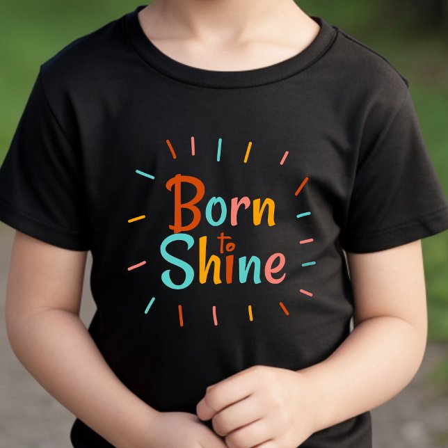 Född i Shine - Baby T-Shirt | DP7Art (Skapare uppladdad)