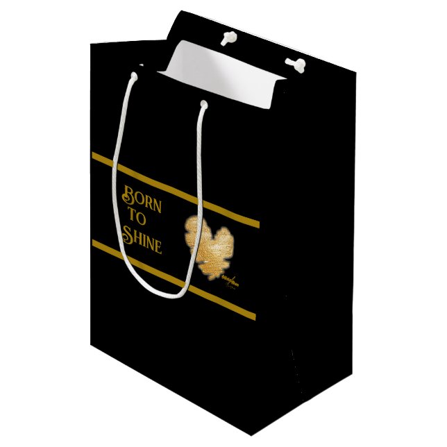 Född i Shine Black och Guld Medium Gift Bag (Framsidan Vinklad)