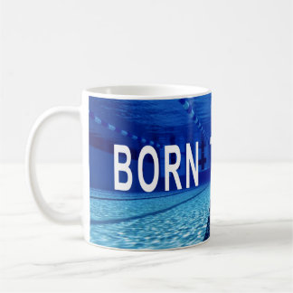Född i Simma, Swimming Bassäng, Inspirationsoffert Kaffemugg