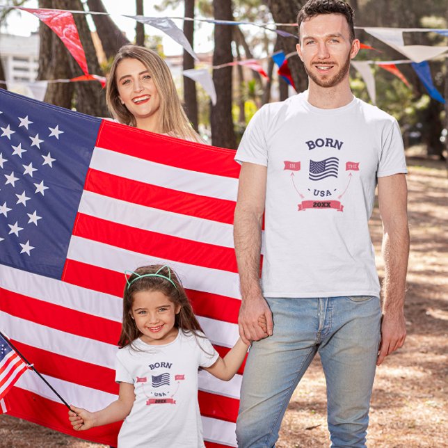 Född i USA Anpassningsbar Year Banner Kids T Shirt (Skapare uppladdad)