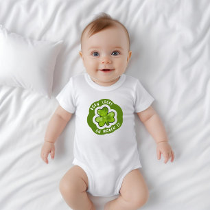 Född Lucky på St Patrick's Day T Shirt