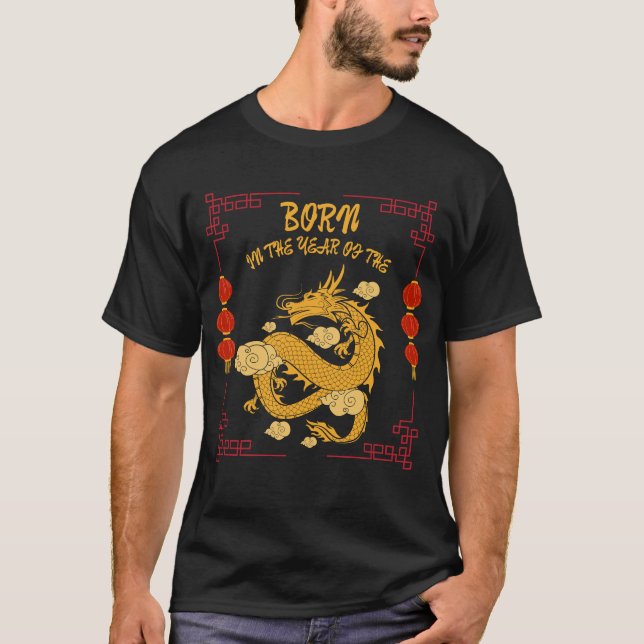 Född under drakens år t shirt (Framsida)