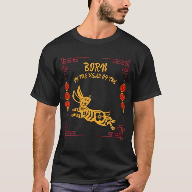 Född under kaninens år t shirt (Framsida)