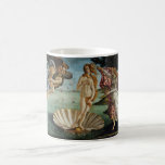 Födelse av Venus vid Botticelli Kaffemugg<br><div class="desc">Födelsen av Venus av Sandro Botticelli, temperamålning på den wood panelen 1486, visar den nyligen födda Venus som dyker upp från havet som en kvinnaridning atop en underbar havssnäcka till kusten. Blommor flyter i vind som blåsas av flygfigurerna, som framdriver gudinnan ashore, stunder som en kvinnlig figur välkomnar henne. Den...</div>