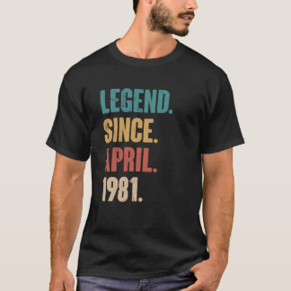 Födelsedag 42:a Dekorationen april 42 ÅRS Ålder T Shirt