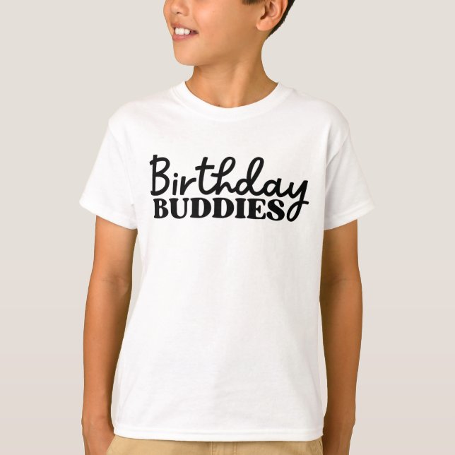 Födelsedag Buddies T Shirt (Framsida)