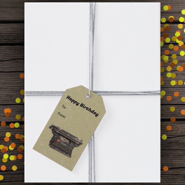 Födelsedag för skrivprogrammets manuella Vintage T Presentetikett (Old time black manual typewriter on marbled tan hanging Birthday gift tag.)