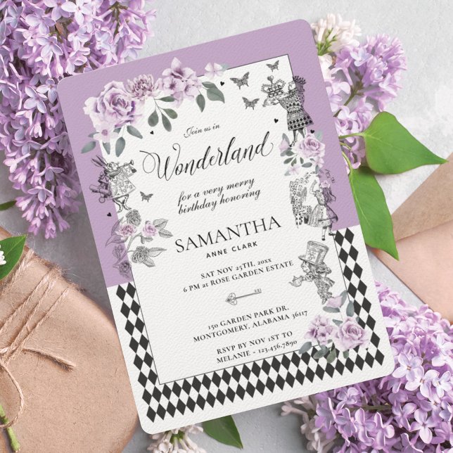 Födelsedag i Wonderland Chic Lilac Blommigt Fairyt Inbjudningar (Birthday in Wonderland Chic Lilac Floral Fairytale Invitation)
