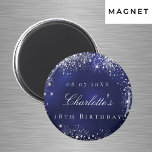 Födelsedag marinblå silverglitter namn magnet<br><div class="desc">För en 18-årsdag (eller vilken ålder som helst). Marinblå bakgrund,  den blå färgen är ojämn. Dekorerad med falskt silverglitter. Personifiera och lägg till ett datum,  namn och ålder/händelse.  Vita bokstäver. Kan användas som ett minne,  partifavorit eller som en Save the Date för dina gäster.</div>