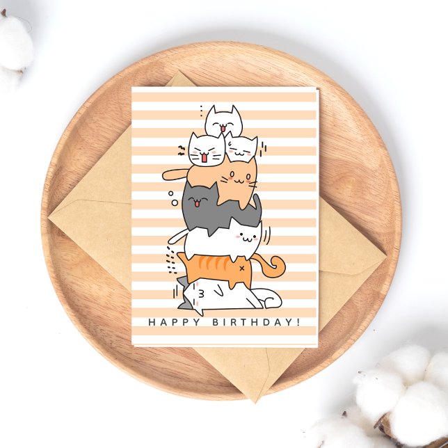 Födelsedag med söt hög med katter vykort (Skapare uppladdad)