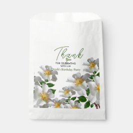 Födelsedag med vit blomma