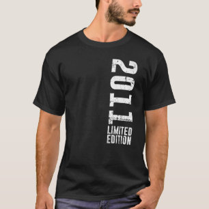 Födelsedag och vintage 2011 t shirt