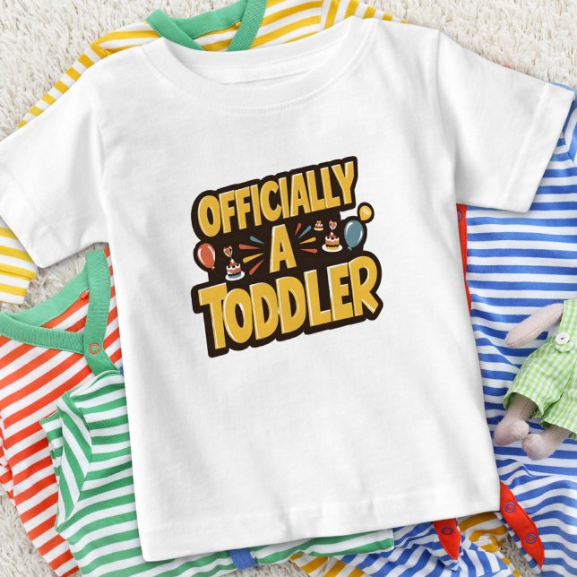 Födelsedag "Officiellt en småbarn" T Shirt (Skapare uppladdad)