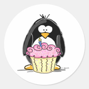 Födelsedag Penguin med Cupkaka Runt Klistermärke