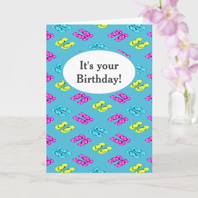 Födelsedag Sommar badklipp sandaler på blå Kort (Orkide)