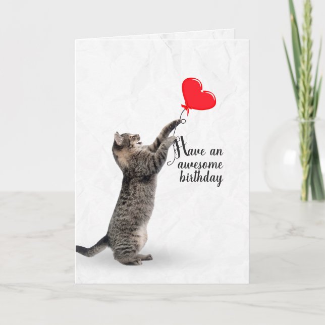 Födelsedag tabby katt med hjärtballong kort (Framsida)