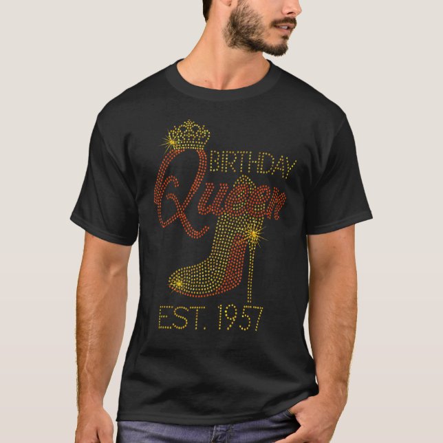 Födelsedagdrottning Est 1957 Shoes Queen Krona Hee T Shirt (Framsida)