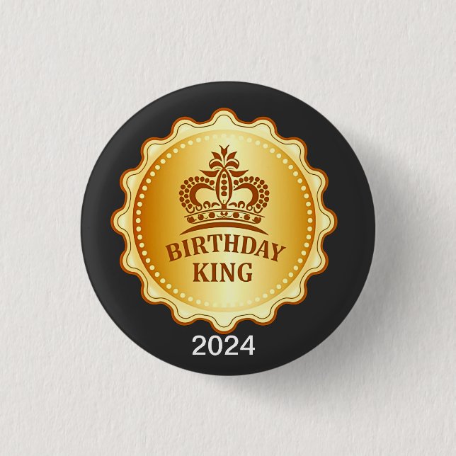 Födelsedagen Kung 2024 Guld Krona Token Bday Party Knapp (Framsida)