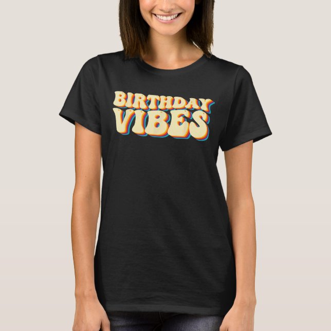 Födelsedagen Vibes Retro Groovy Småbarn Ungdomsfli T Shirt (Framsida)