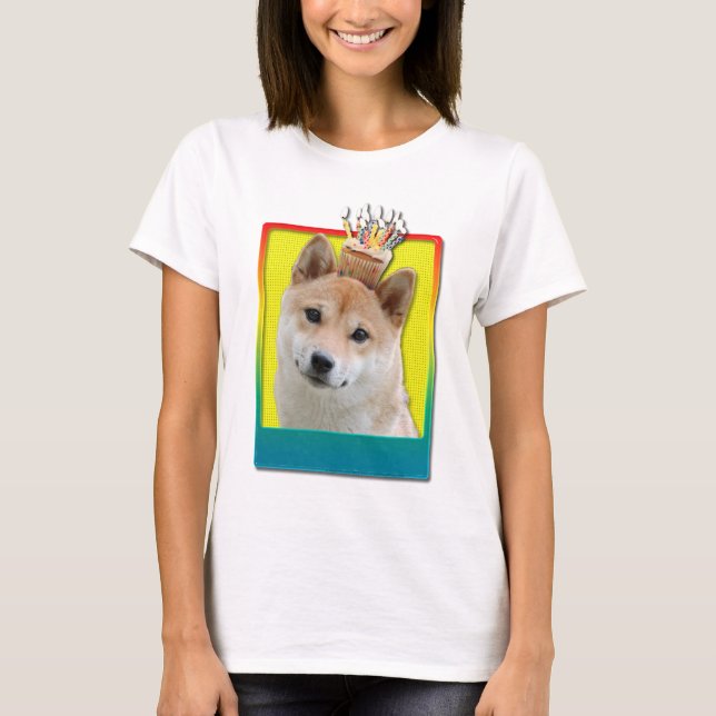Födelsedagmuffin - Shiba Inu Tee Shirt (Framsida)