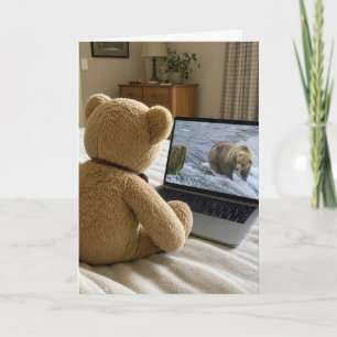 Födelsedags Teddybjörn som tittar på Grizzly på bä Kort