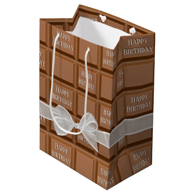 Födelsedagsbåge på chokladgodis (Framsidan Vinklad)