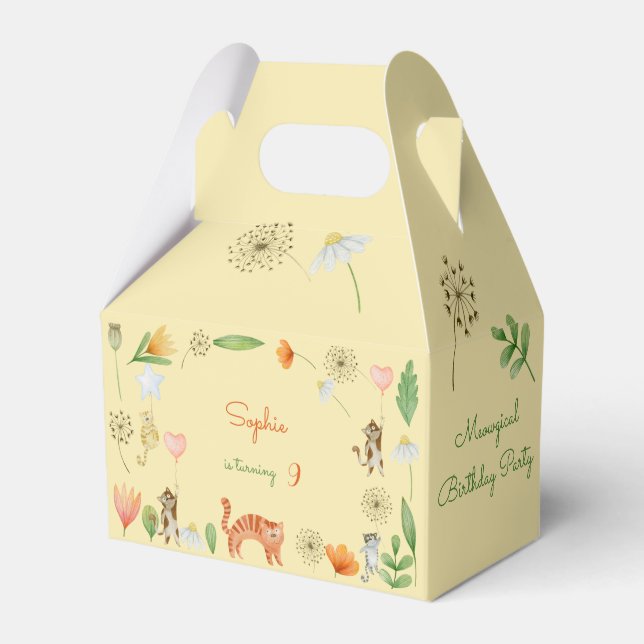 födelsedagsfest av matkatter och blommor presentaskar (Framsidan Sidan)