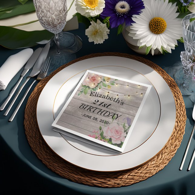 Födelsedagsfest Flowers Rustic Wood String Ljus Pappersservett (Skapare uppladdad)