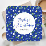 Födelsedagsfest för Blommigt av blåbär Underlägg Papper Kvadrat<br><div class="desc">Denna vackra och elegant underlägg har vattenfärgade blåbär,  daisy och bladverk. Texten kombinerar handskript och serif typsnitt för en snyggt och ett modernt utseende. Det här är perfekt för en vår- eller sommarrustisk födelsedagsfest.</div>