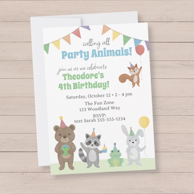 Födelsedagsfest för festdjur inbjudningar (Party Animals Birthday Party Invitation with forest animals wearing party hats)