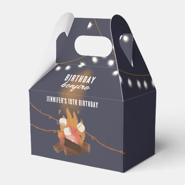 Födelsedagsfest för öppen camping i Bonfire och Ca Presentaskar (Framsidan Sidan)