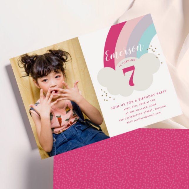 Födelsedagsfest för regnbågs molnbarn inbjudningar (Kids Rainbow Photo Birthday Party Invitations.)