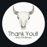 Födelsedagsfest för Rustic Boho Cow Skull-Anpassni Runt Klistermärke<br><div class="desc">Rustic Boho Cow Skull-Födelsedagsfesten är favoritfästpunkter för Anpassningsbarna. Anpassa med all text du vill ha.</div>