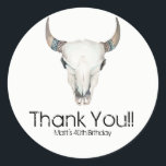 Födelsedagsfest för Rustic Boho Cow Skull-Anpassni Runt Klistermärke<br><div class="desc">Rustic Boho Cow Skull-Födelsedagsfesten är favoritfästpunkter för Anpassningsbarna. Anpassa med all text du vill ha.</div>