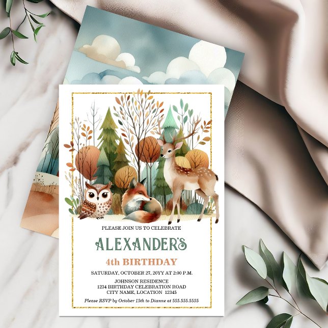 Födelsedagsfest för Whimsical Woodland Inbjudningar (Whimsical woodland birthday party invitation front and back view.)