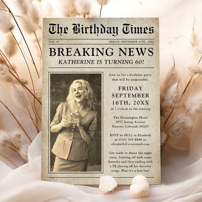 Födelsedagsfest med gammal tidningsbild inbjudningar (Skapare uppladdad)