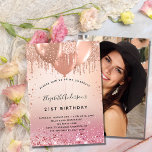 Födelsedagsfest rosa ros guld, fotolyx inbjudningar<br><div class="desc">En övertoningsbakgrund för ro guld och  rosa. Dekorerad med ro guld,  rosa faux glitter,  färgdroppstift och ballonger. Anpassa och lägg till information om namn och party. Namn är skrivet med ett handskript i stil. Tillbaka: lägg till ditt foto,  lodrät storlekt.</div>