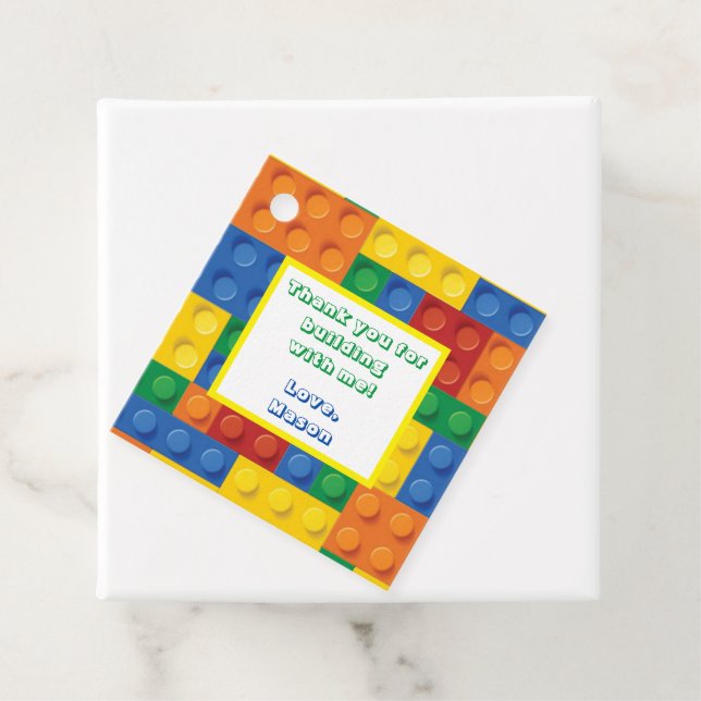 Födelsedagsfesten Färgfläckar Bygger block Gåvor Etiketter (På plats)