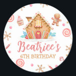 Födelsedagsfesten Gingerbröd House Runt Klistermärke<br><div class="desc">Gingerbröd House Födelsedagsfest Classic Round Sticker Sweet gingerbröd house födelsedagsfest dekal med ett sött gingerbrödhus,  olika godis,  en pepparkaksgubbe och kaka. underbar för en julsäsong. Gingerbröd som dekorerar födelsedagsfest.</div>
