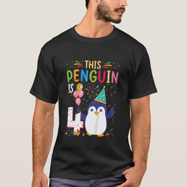 Födelsedagsfesten Kids Penguin 4e födelsedagen Pen T Shirt (Framsida)