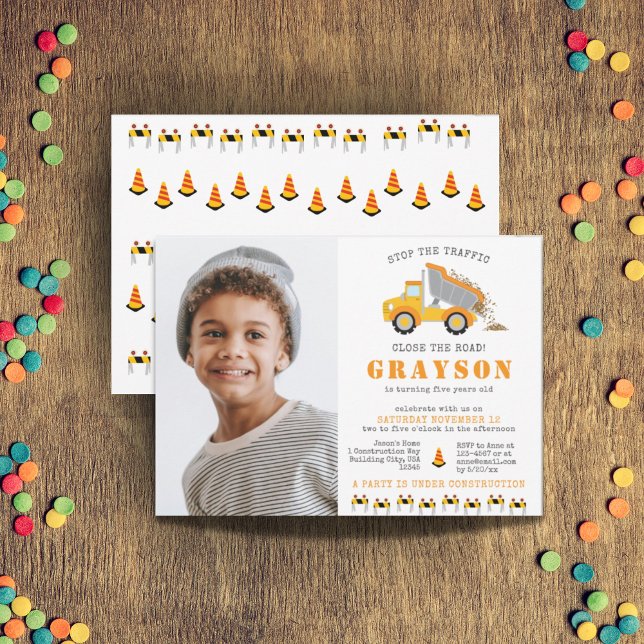 Födelsedagsfesten Lastbil Digger Inbjudningar (Construction Dump Trucks Boys Digger Party Photo Invitation)